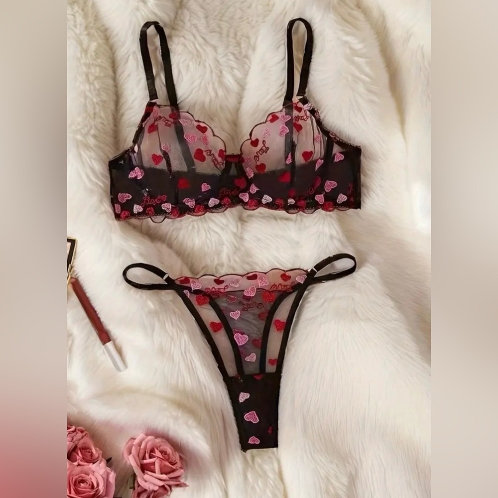 NEW Sexy underwire bra and thong set women’s lingerie​​